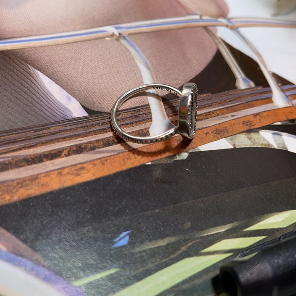 Authentic Pandora silver ring teardrop silhouette - Picture 4 of 5